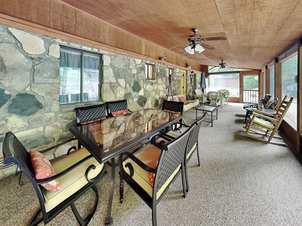Gatlinburg's Hidden Gem by Jackson Mountain Rentals