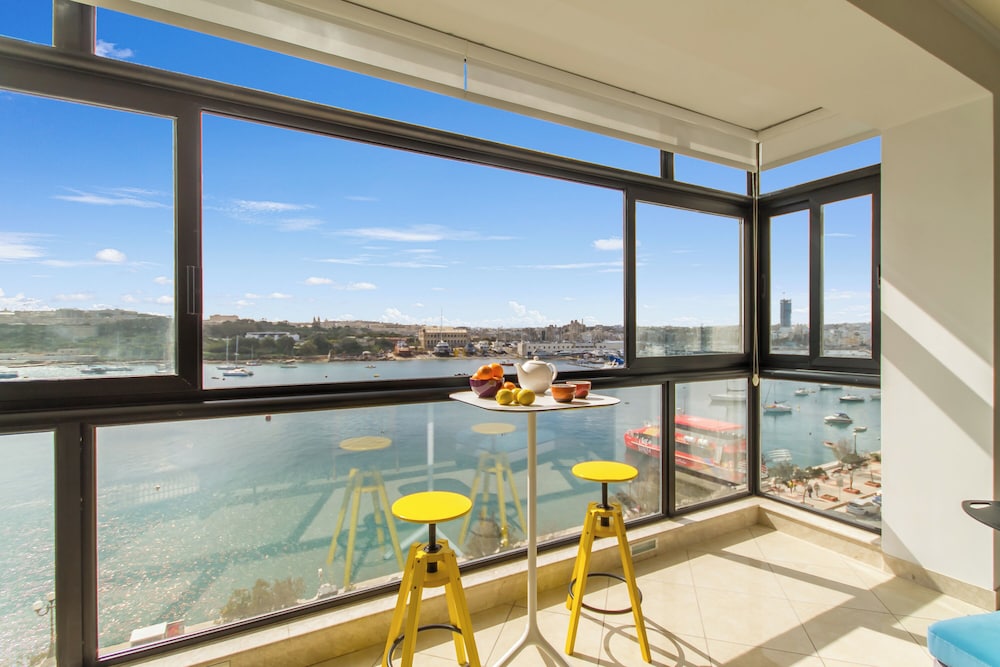 A Magnificent Sunny Seafront Apart Sliema