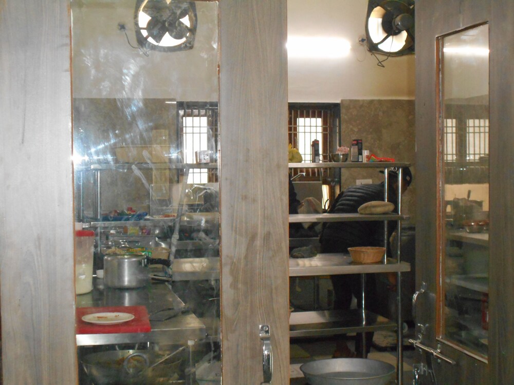 HOTEL ATITHI DWAAR