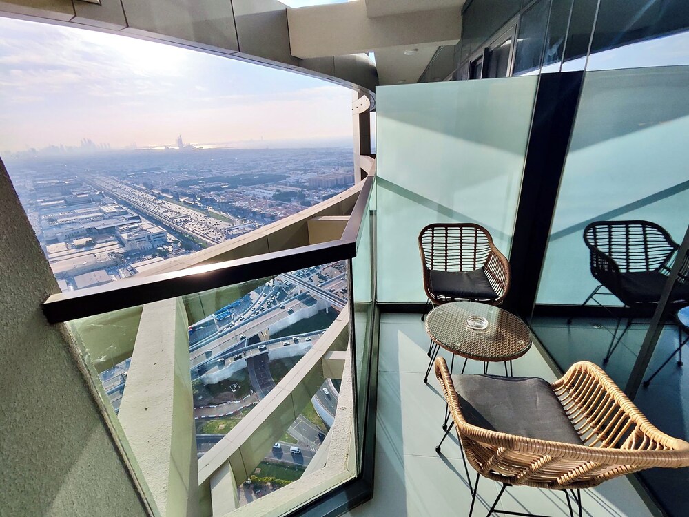 Lux BnB Aykon Tower Skyline Views
