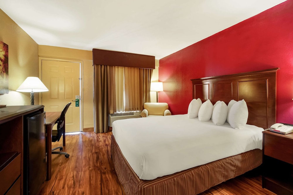 Quality Inn & Suites West Helena