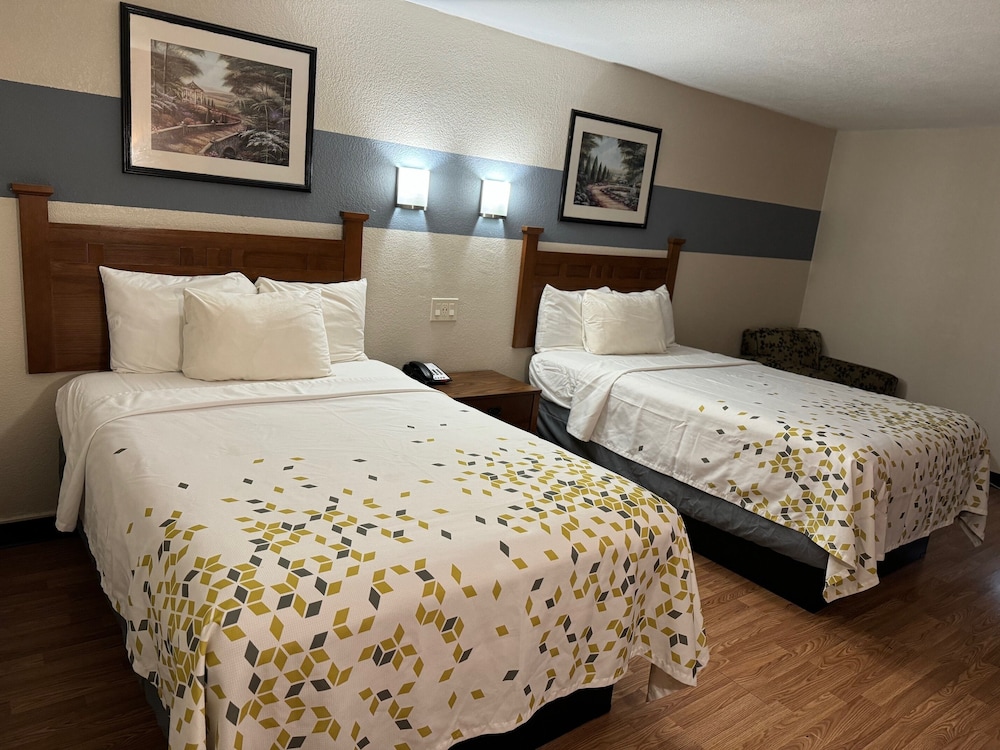 Marshall Vacations - Americas Best Value Inn Marshall - Property Image 3