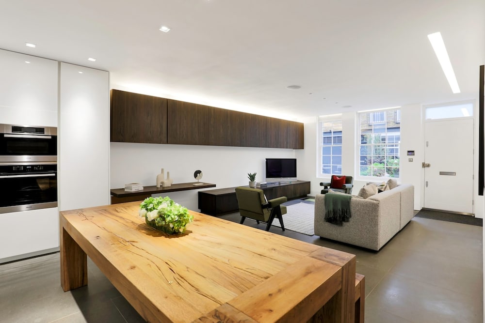 Paddington Luxury 3-bed Mews Private Cinema Gym