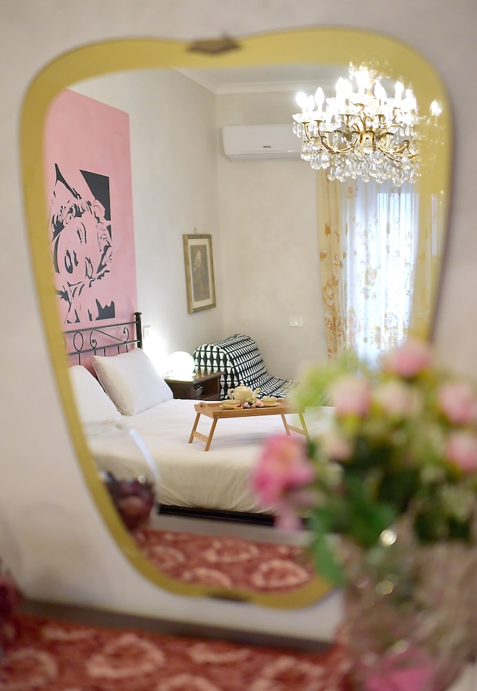 IzzHome La Signorina