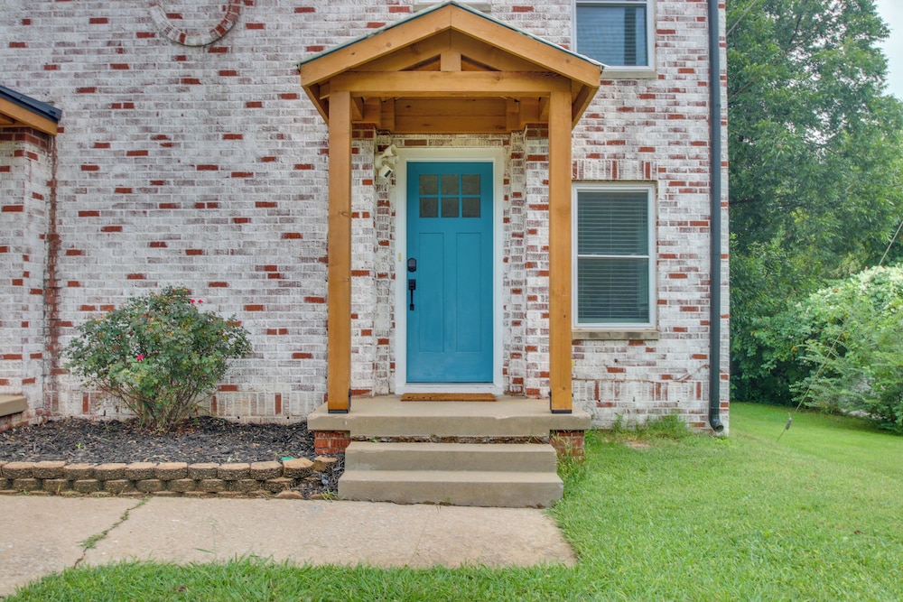 1 Mi to OKC Fair Park: Family-friendly Apt!
