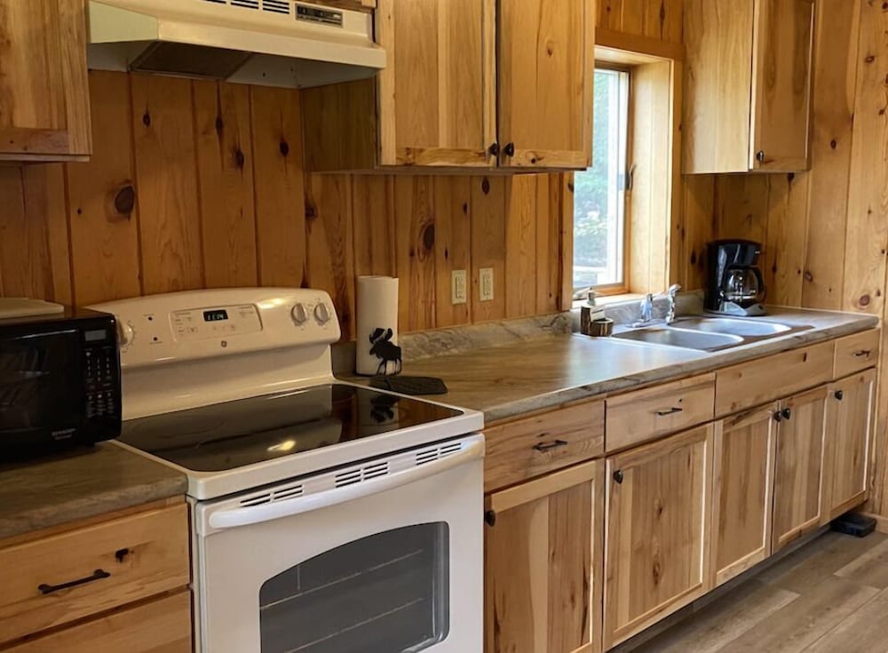 Gunflint Lodge & Outfitters