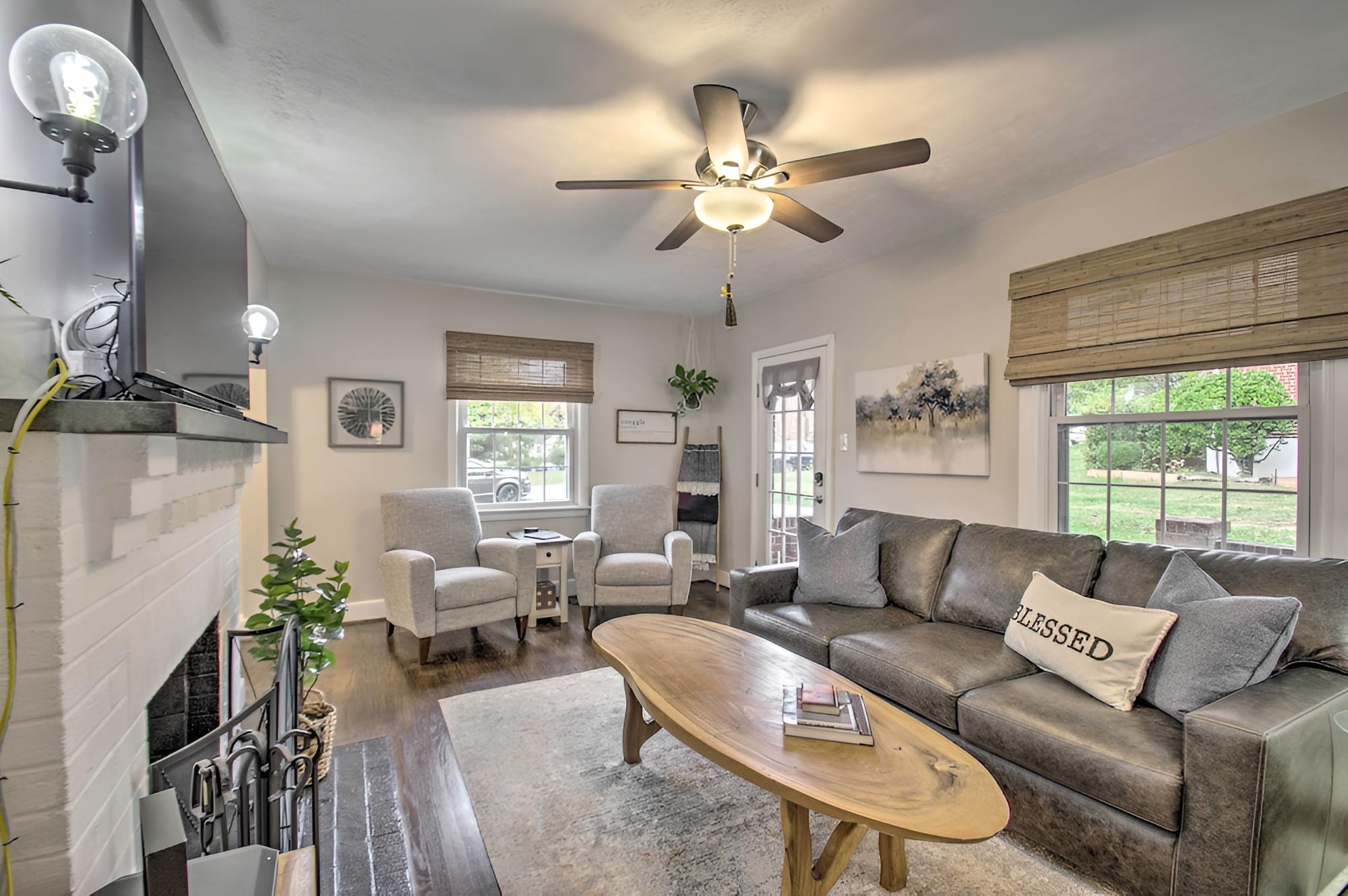 Renovated Lynchburg House ~ 2 Mi to Downtown! view 3