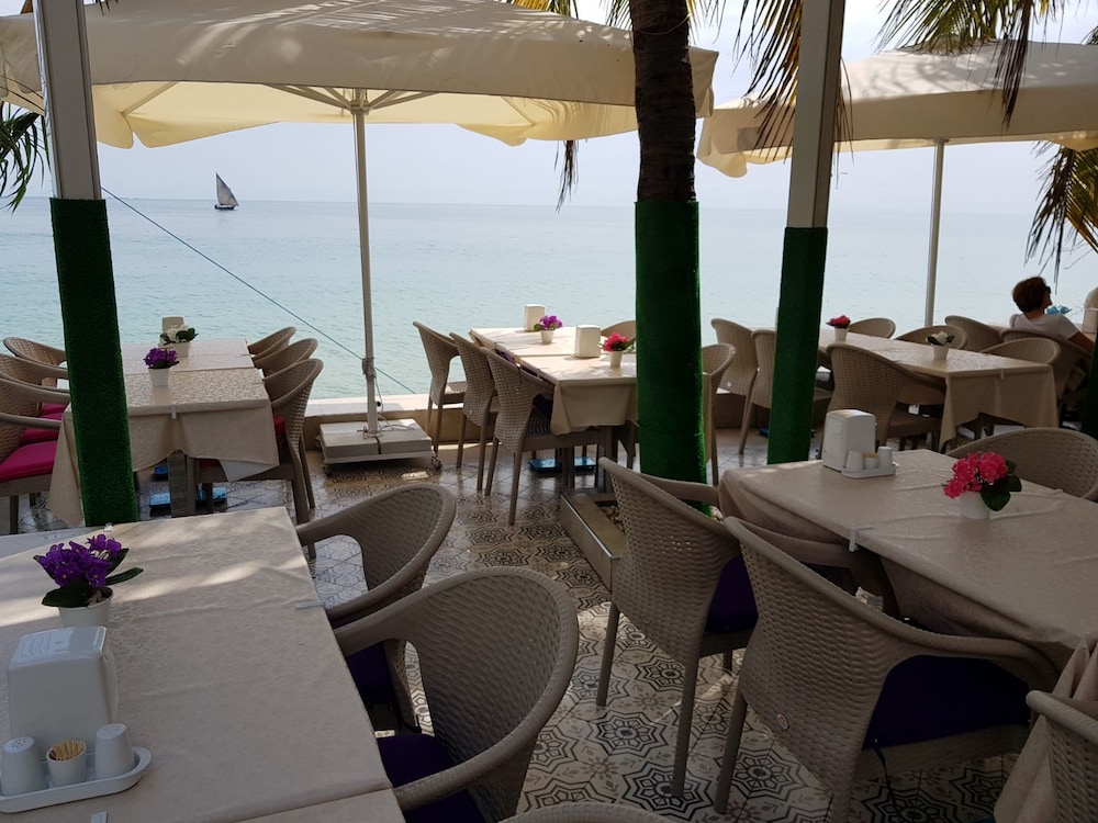 Al Bahr Hotel & Restaurant