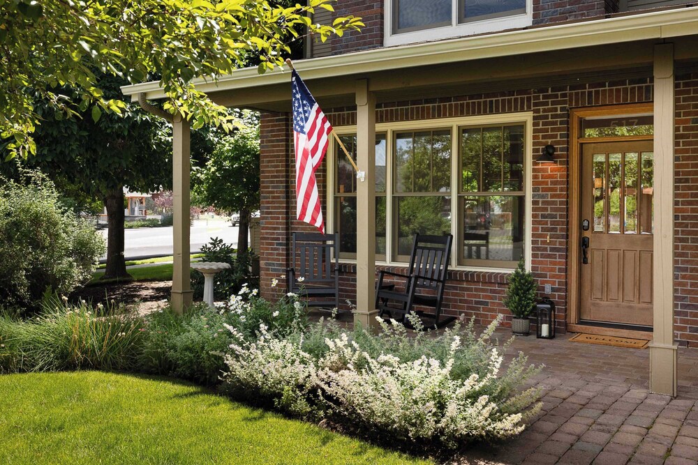 Cascade Cottage Stay for 6