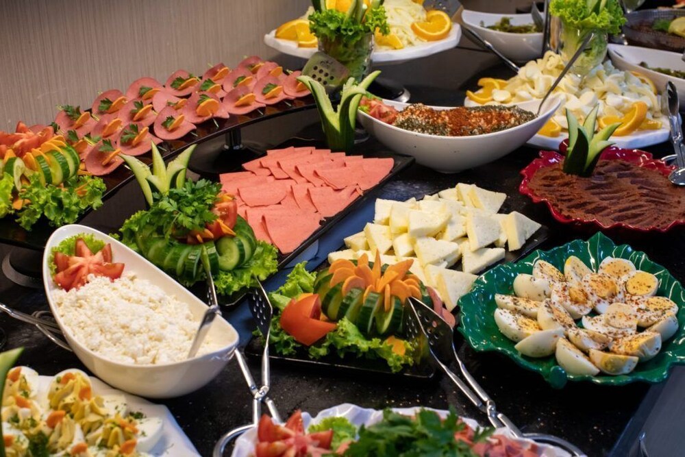 Food & Beverage
