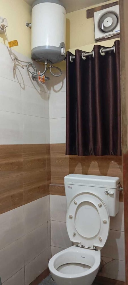 Holiday Inn Guest House