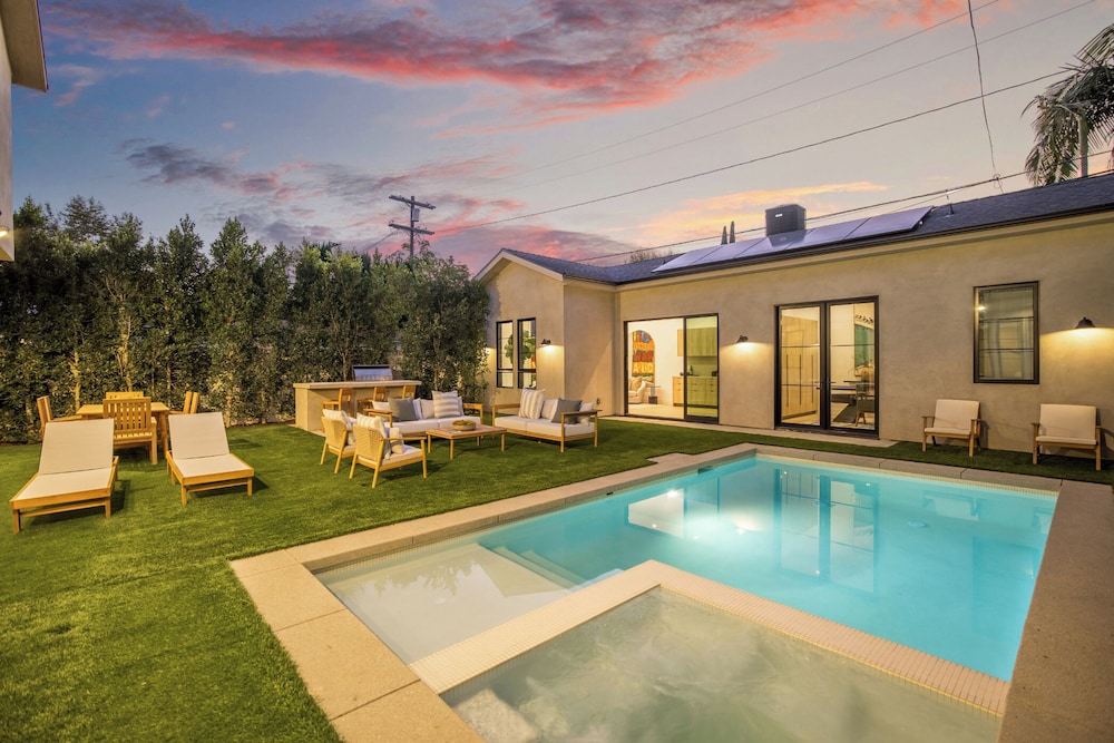 Kraft Villa - Luxury Living Redefined w/ Pool