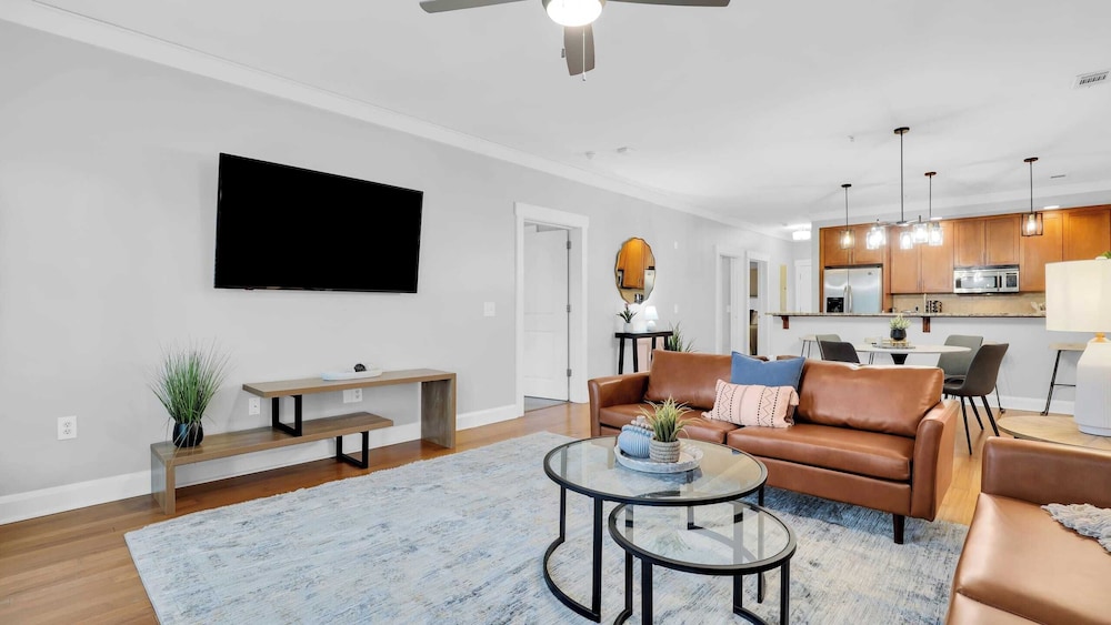 2 Suites Walkable Historic District Location The Juliette by Avantstay