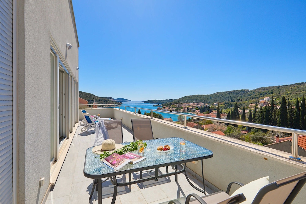 Blue Bay Apartment