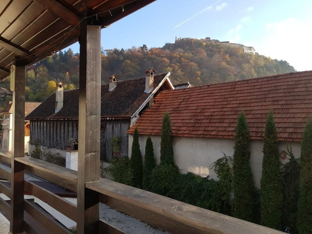 Pensiunea Bergwald Rasnov by BuySellRent