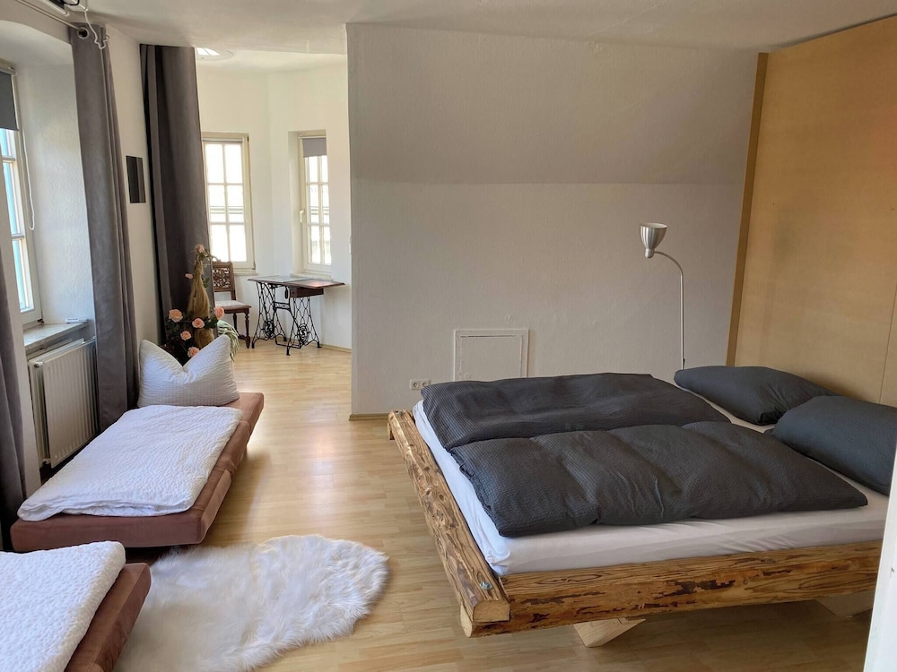 Room in Apartment - Schlummern Wie Dornröschen&rapunzel Im Schlösschen