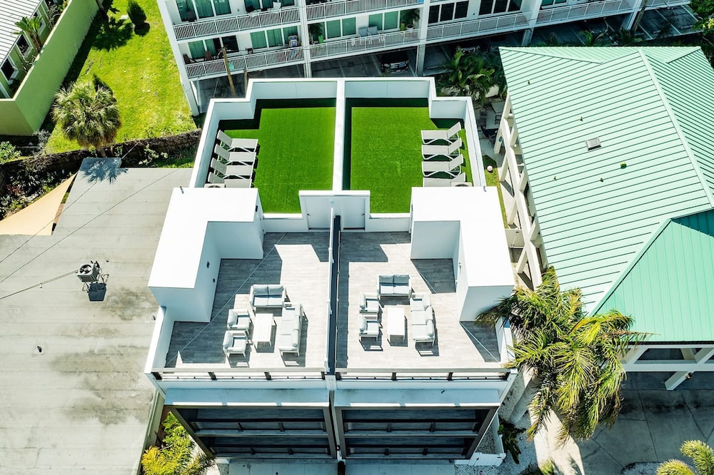 Luxury Pool Home Golf Cart
