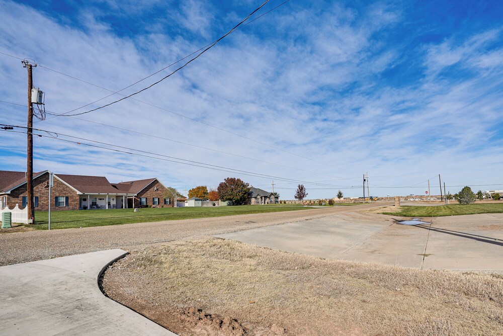 Fenced Yard: Modern Barndominium in Amarillo!