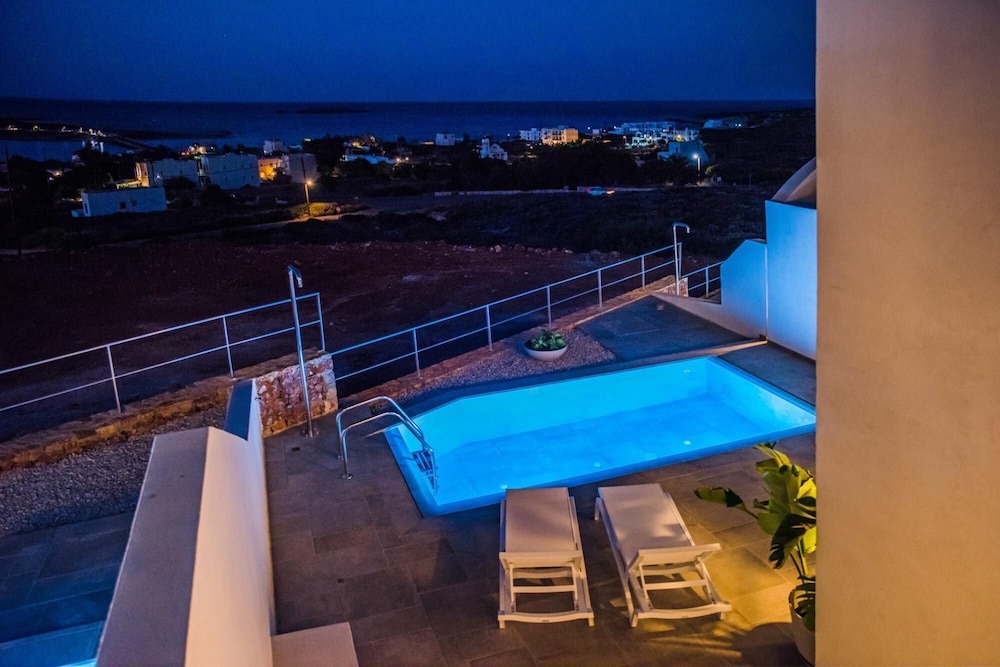 Makrikythera Luxury Suites - Private Pool Haven