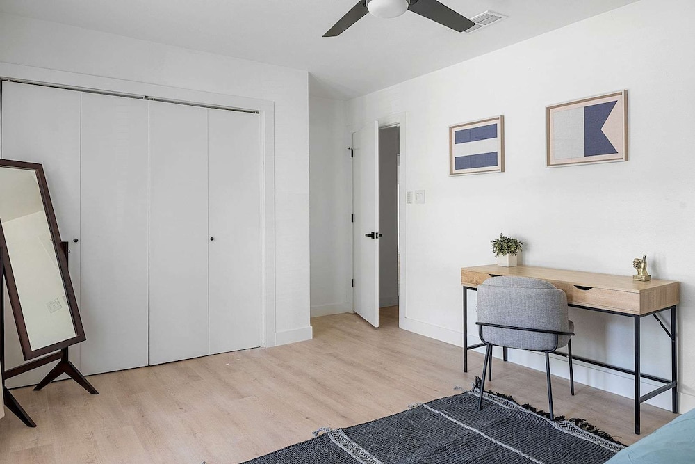 The Belvedere Pet Friendly Spacious Yard