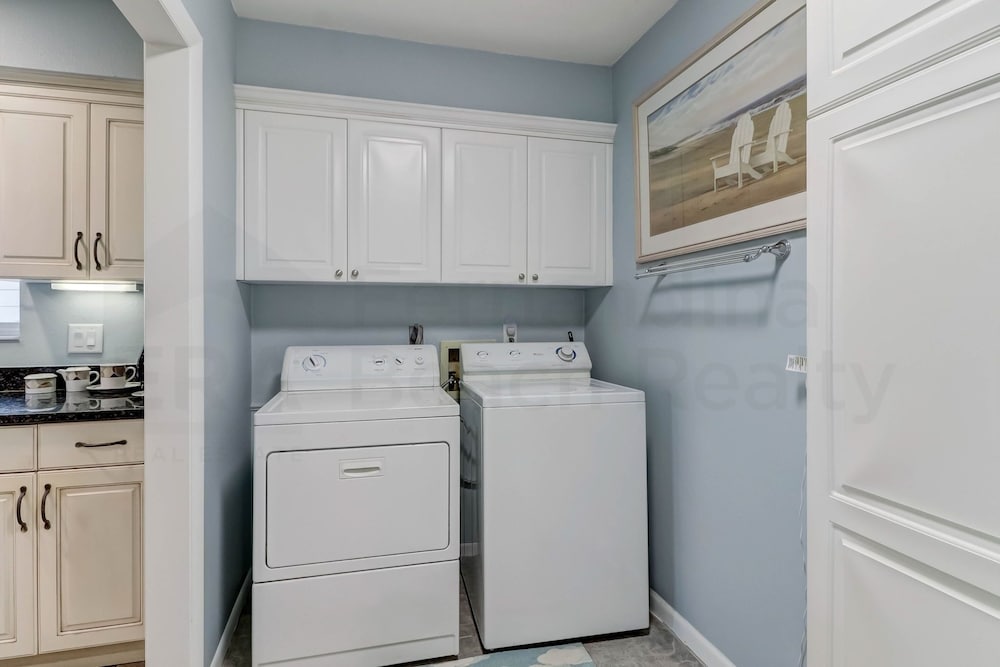 Fernandina Beach Vacations - Dog Friendly Oceanfront Beach House by RedAwning - Property Image 38