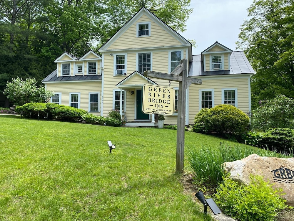 Green River Bridge Inn