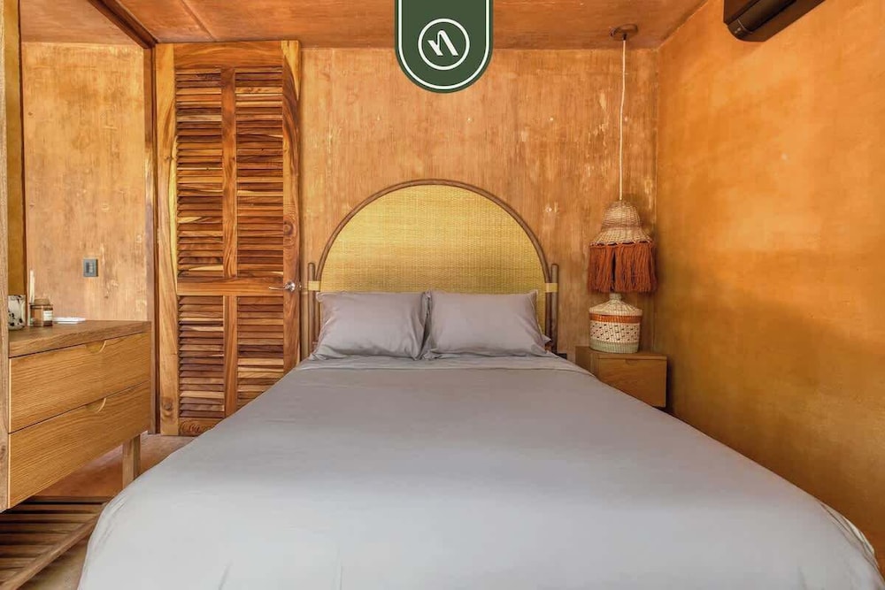 Stunning Two-bedroom Ocean View House - Mazul