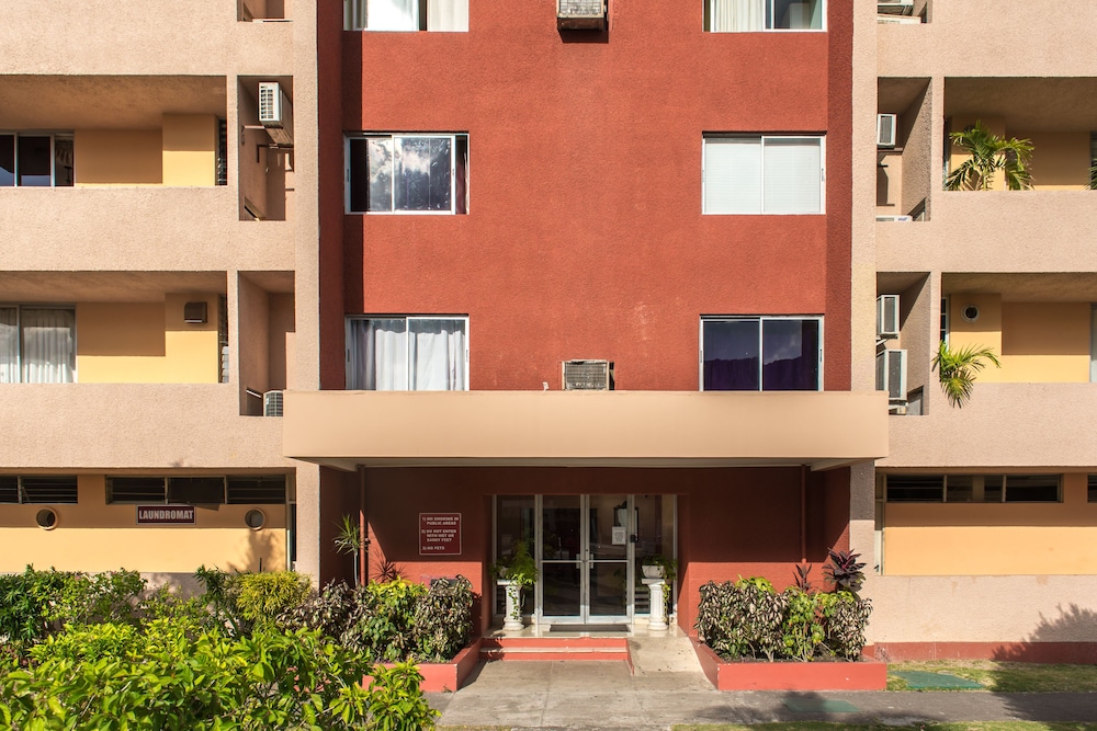 Deluxe Turtle Towers Apartments