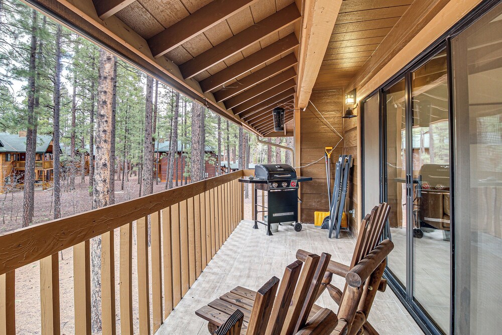 Sledding Thrills & Fireside Warmth: Pinetop Home