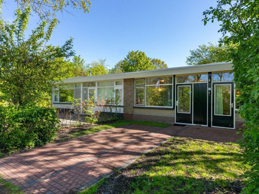 Bungalow Near Dutch Beach With Garden