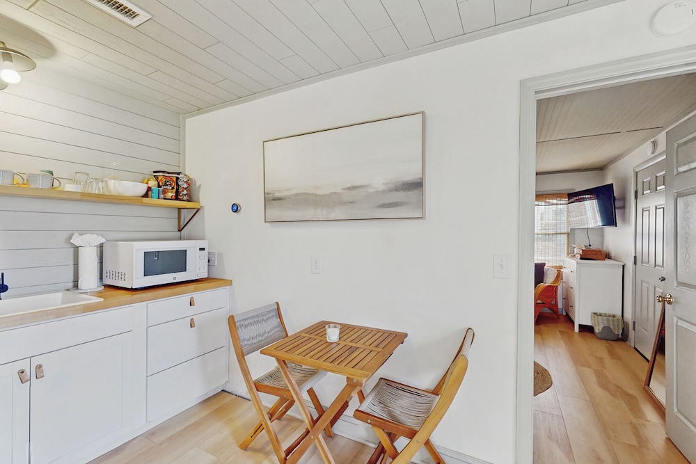 1BR Home w/ Outdoor Shower, Steps to Beach