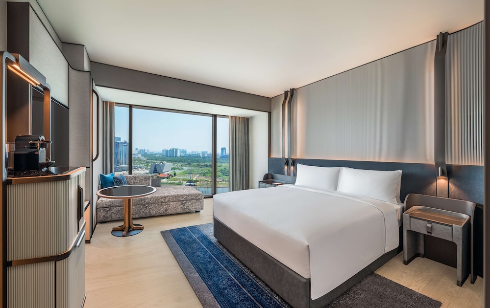 Hilton Saigon 69