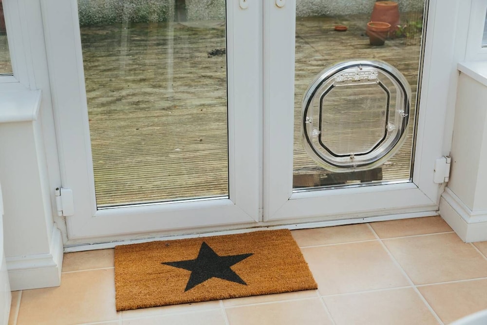 Family Home in Newquay, Parking, 3 min Walk Beach view 5