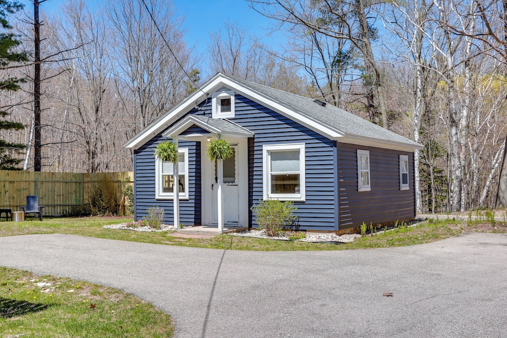 Walk to Beach & Dtwn: Frankfort Cottage w/ BBQ