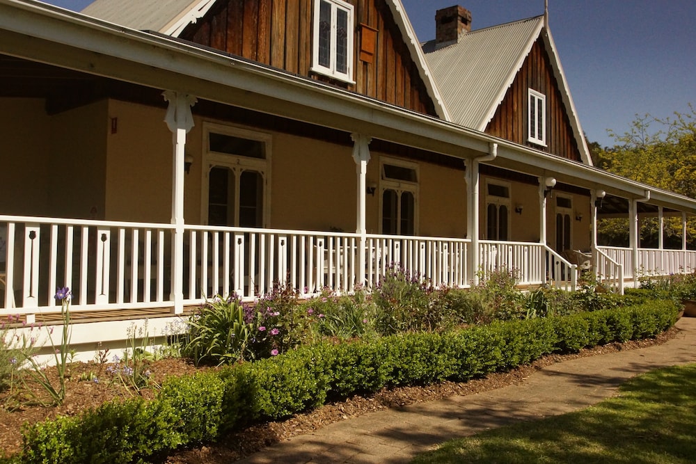 Hotel The Carriages - Image 1