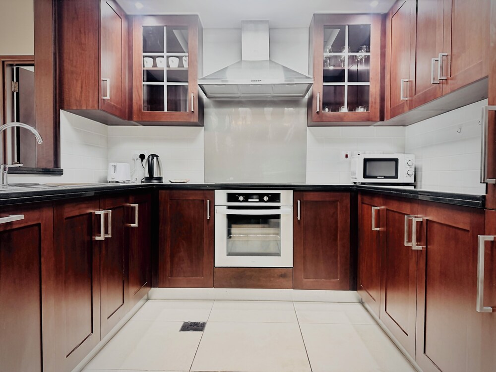 Venduras Sleek 1BR Near Burj Khalifa
