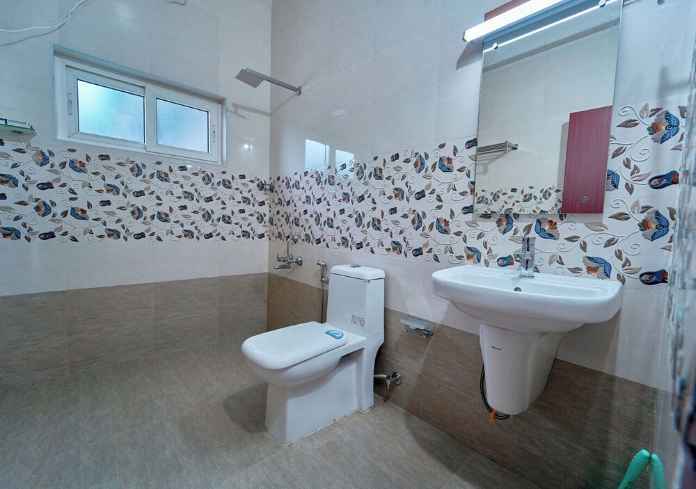 Priyas Villa Vagamon by VOYE HOMES