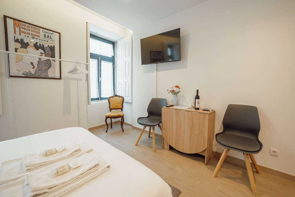 Carmo Residence Porto - S ANA by Vacationy