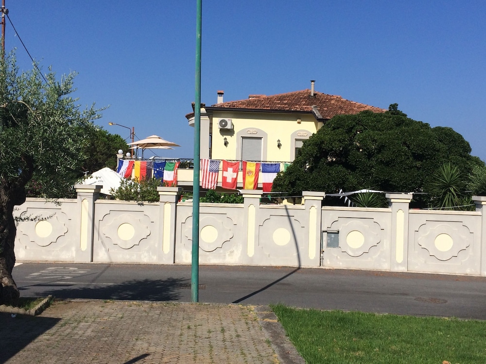 Photo 16
