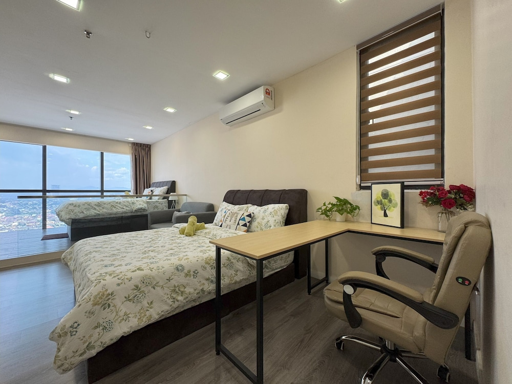 Spacious Duplex Oasis Icon City