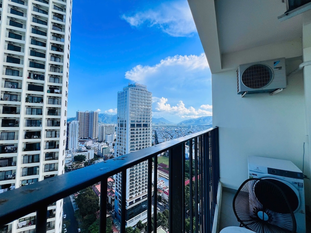 OceanSky Suites - Gold Coast Tower