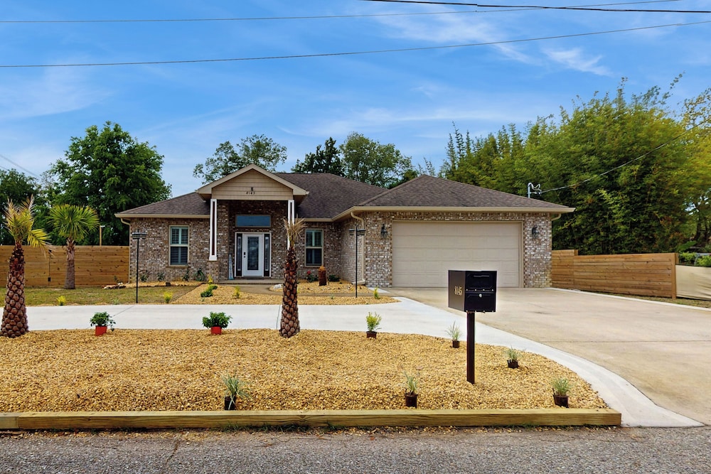 Spacious 5BR w/ Patio & W/D Near Beach