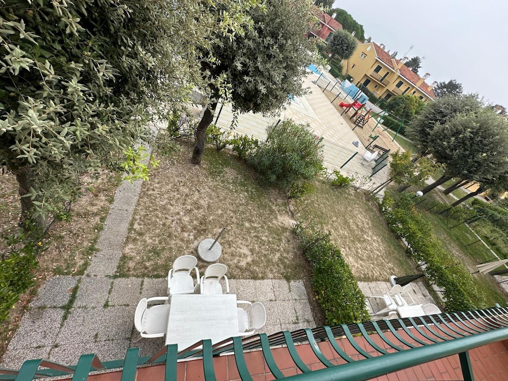 Renovated Villa With Garden and Pool Access