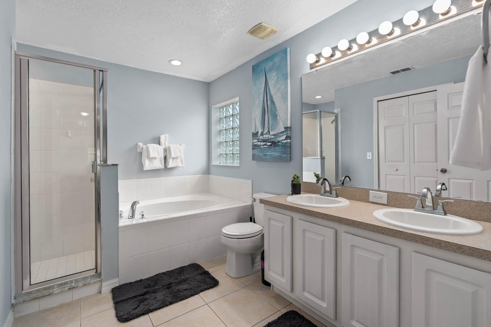 Legacy Park Villa 5BR Pool Near Disney