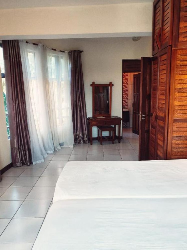 Stay.Plus Bamburi Beachfront Apartment view 3