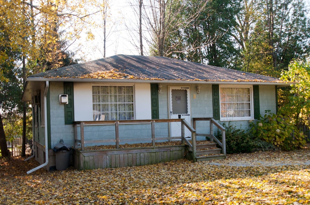 North Shore Cottages