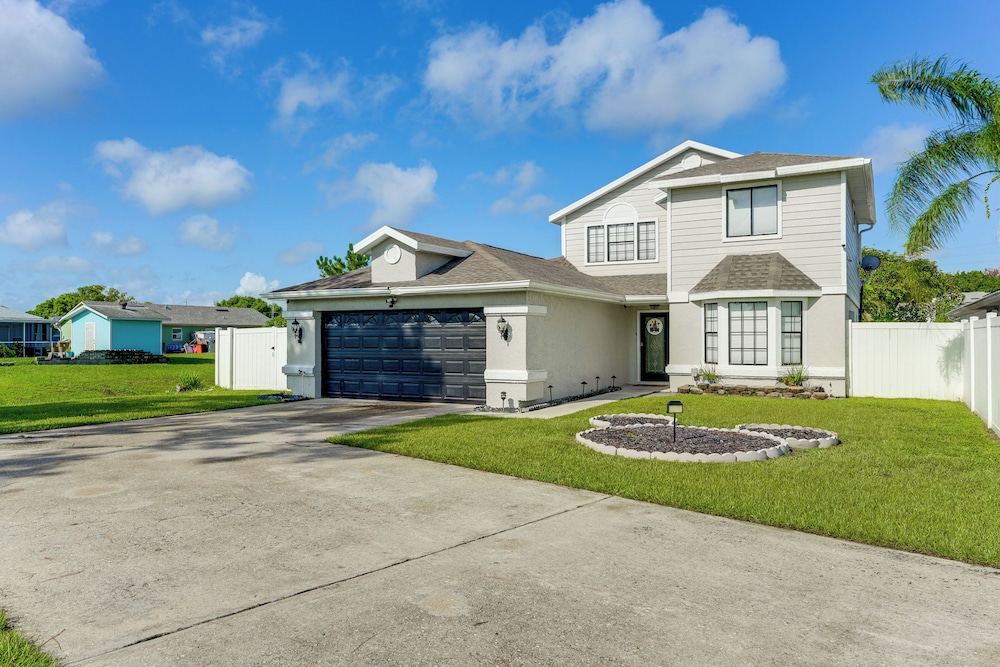 Disney-themed Home: Swim, BBQ & Explore Kissimmee!