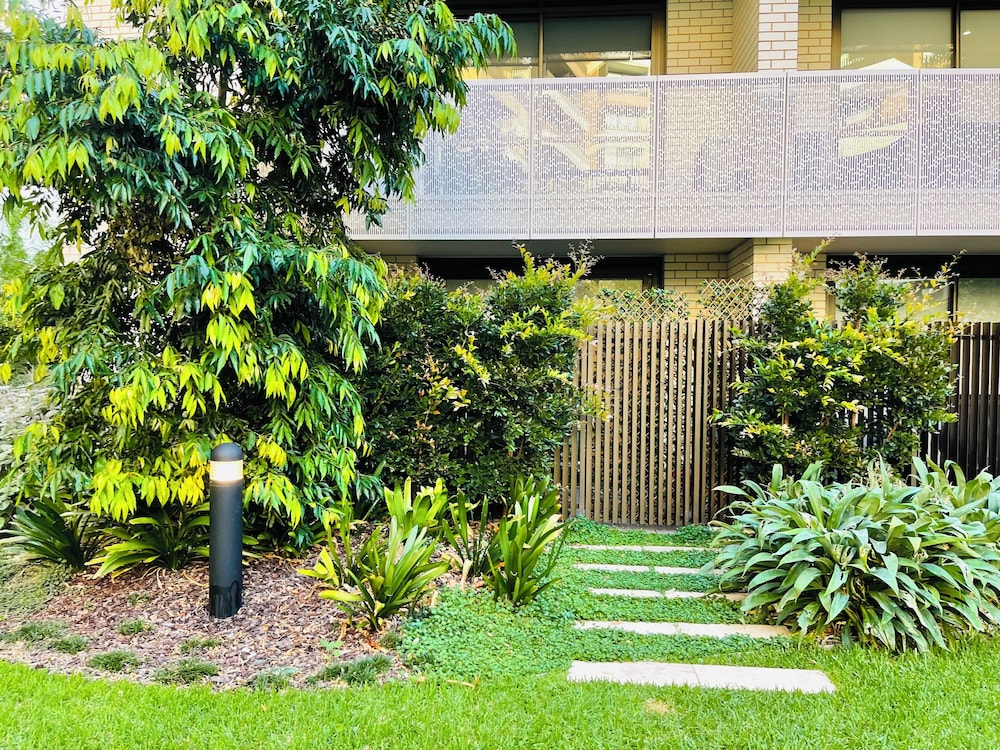 Royal Executive Living Garden Executive