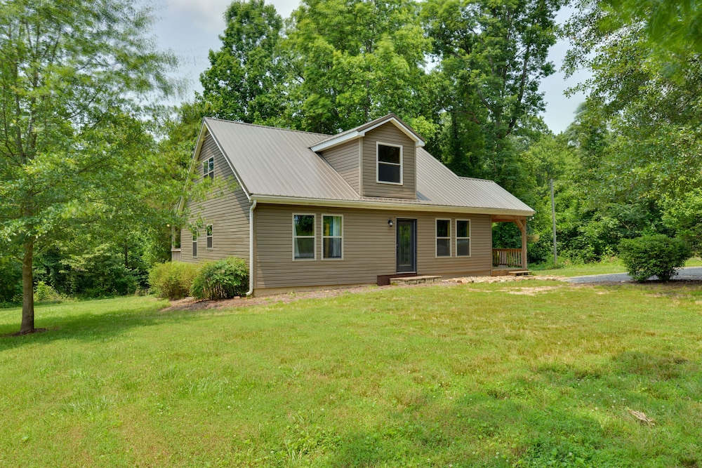 Wine Country Cottage w/ Fire Pit in Olin! view 2
