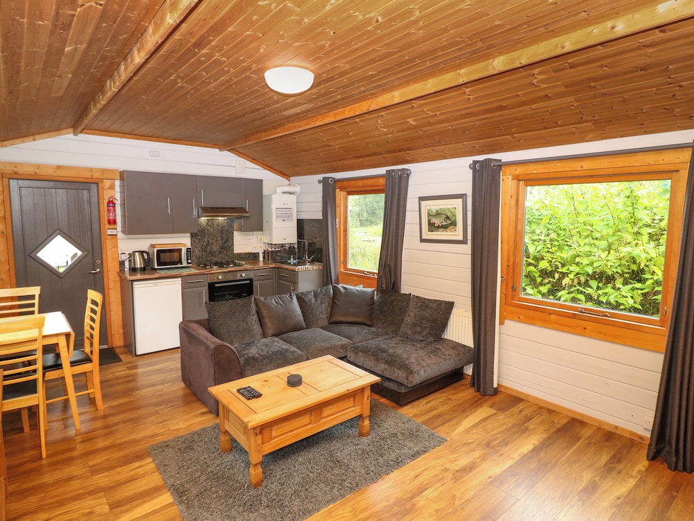 Lakeside Lodge